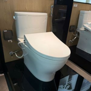 Bồn Cầu TOTO CS767RE4 Hai Khối Nắp Rửa Cơ