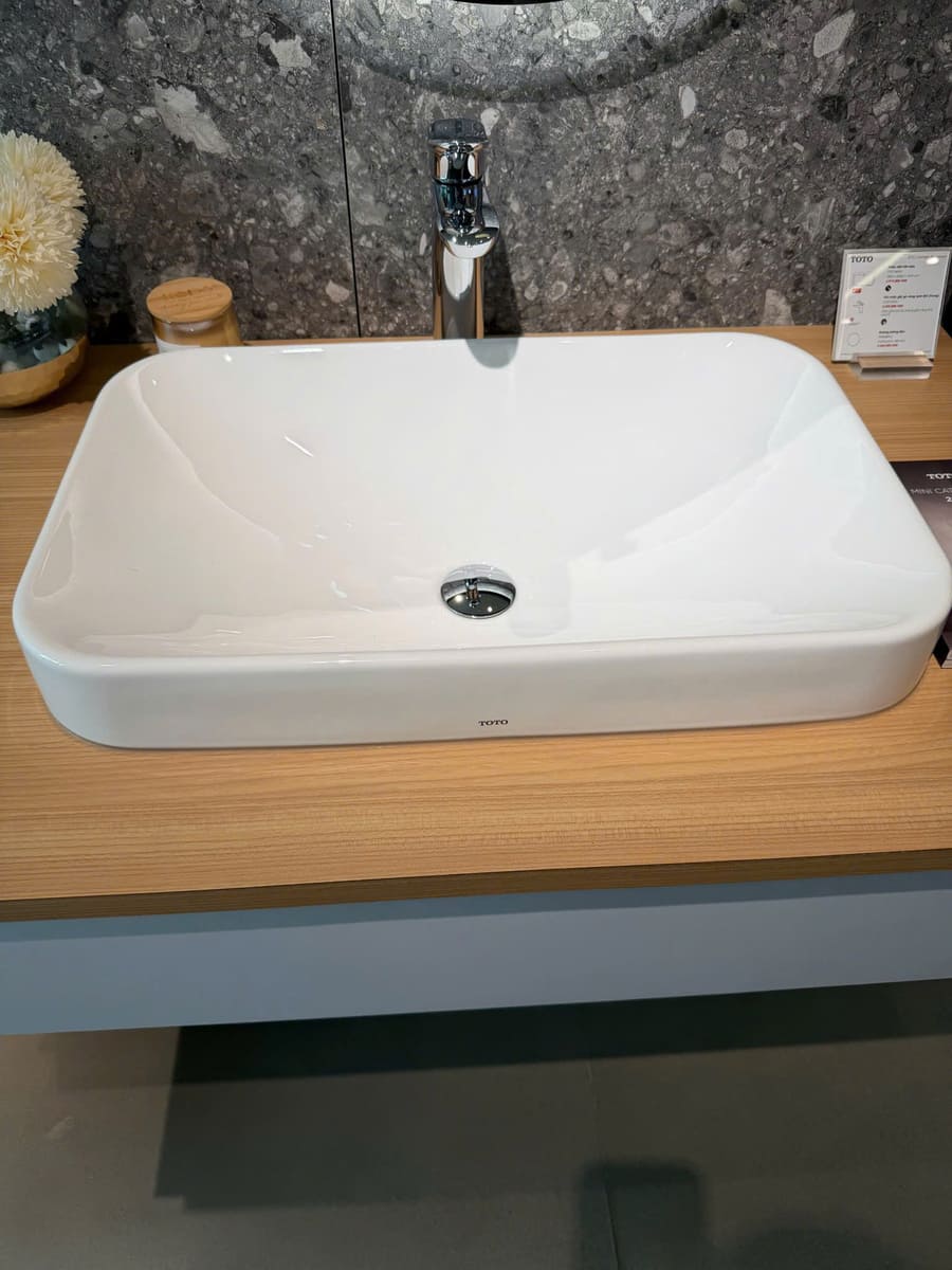 Chậu Rửa Lavabo TOTO LT5716 Đặt Bàn