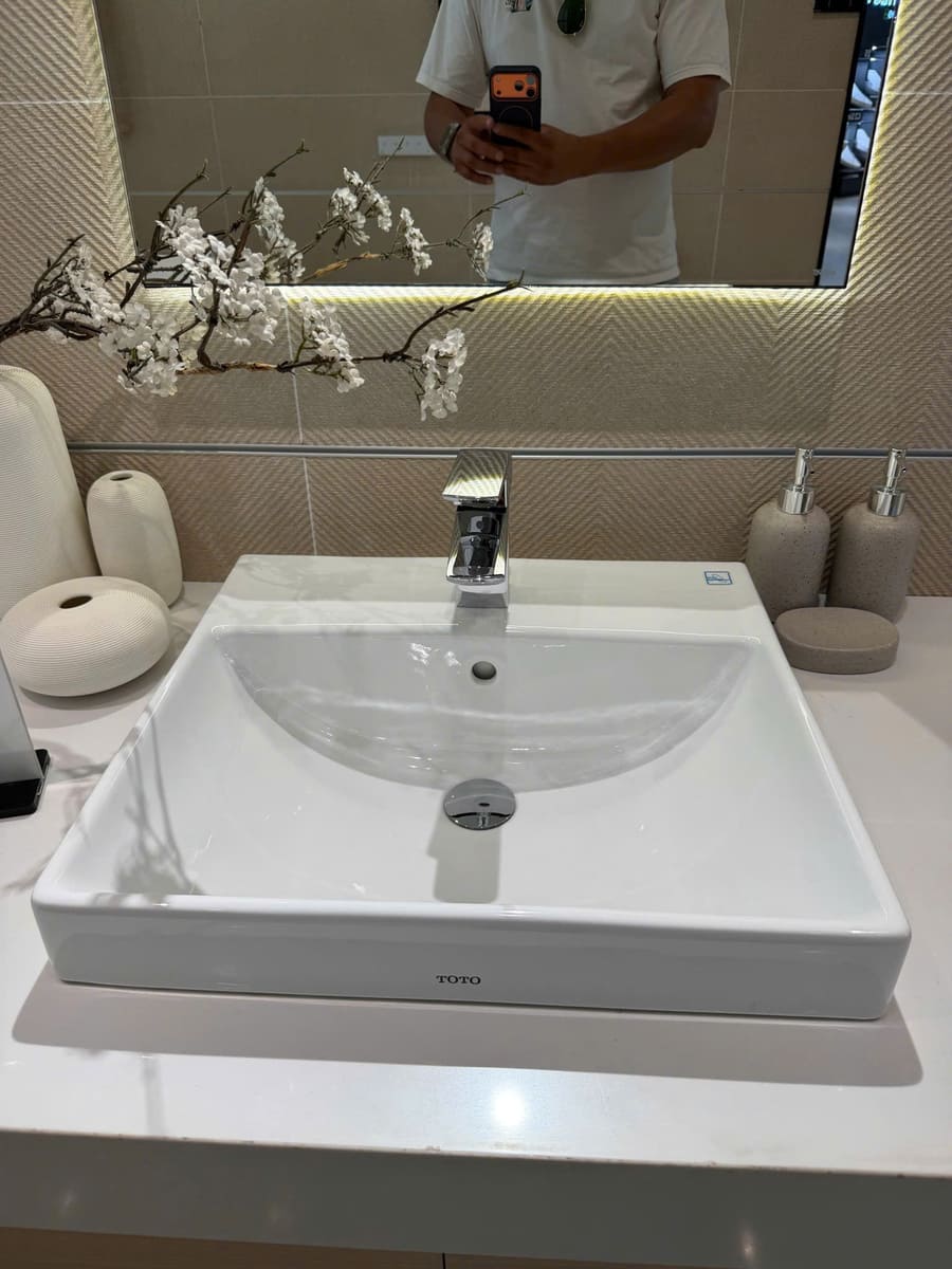 Chậu Rửa Lavabo TOTO LT710CSR Đặt Bàn