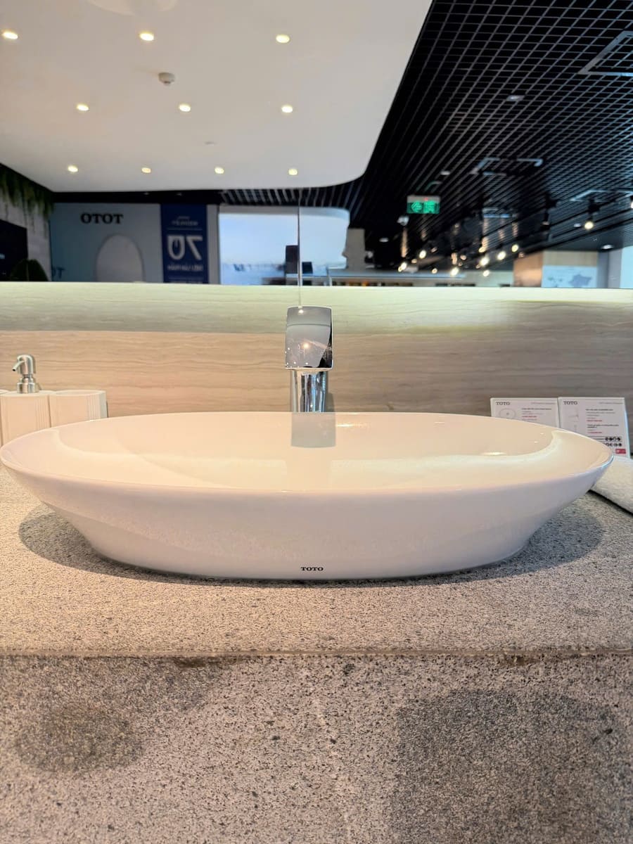 Chậu Rửa Mặt Lavabo TOTO LT4724#XW Đặt Bàn